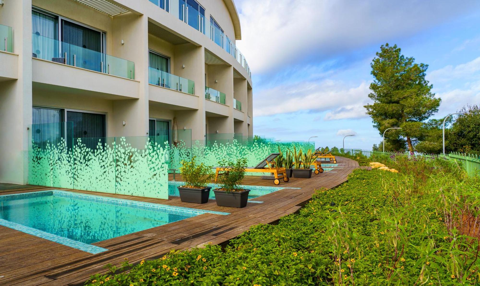 Almond Hotel - Adults Only Neve Ilan Eksteriør billede