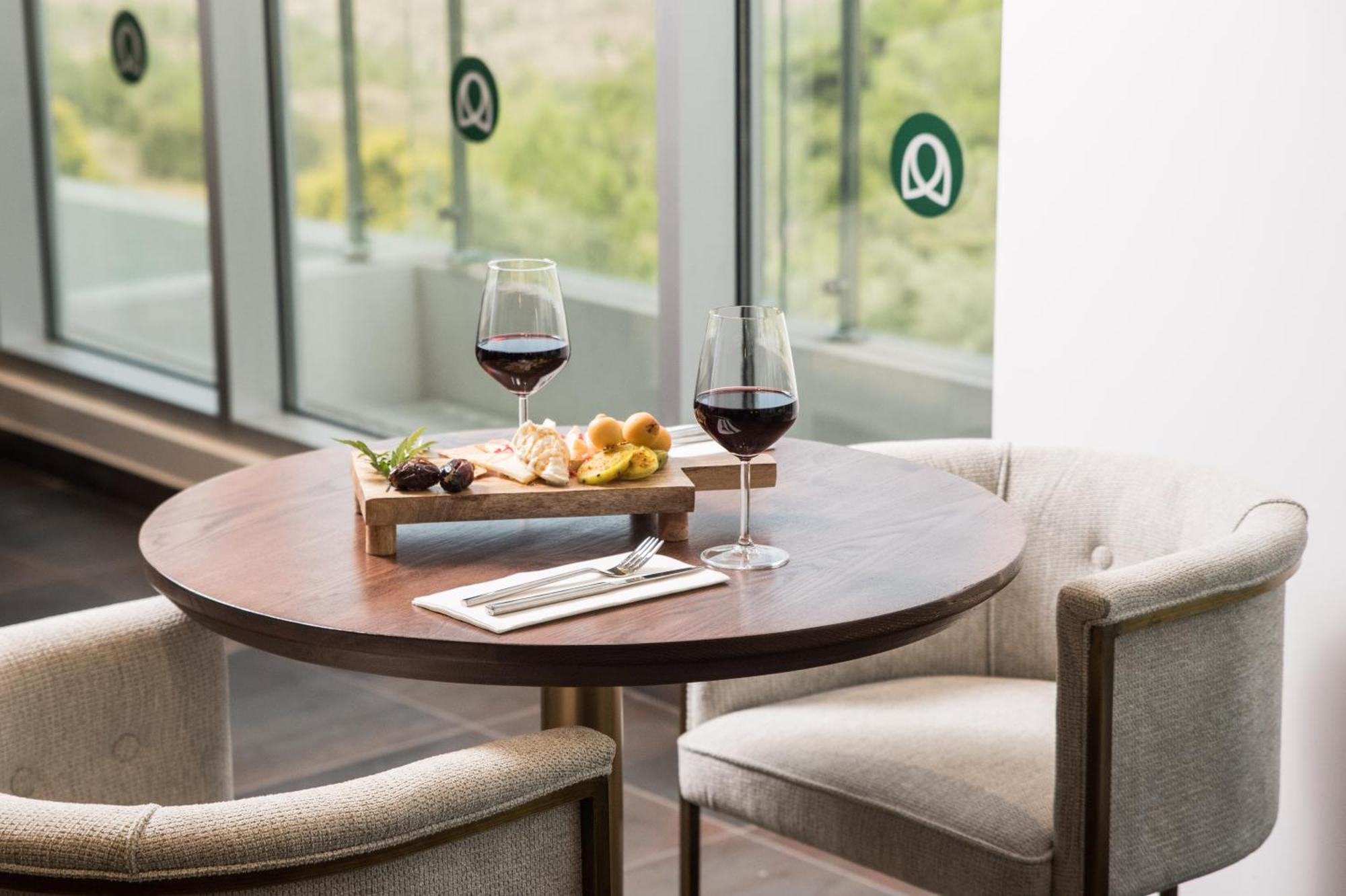 Almond Hotel - Adults Only Neve Ilan Eksteriør billede