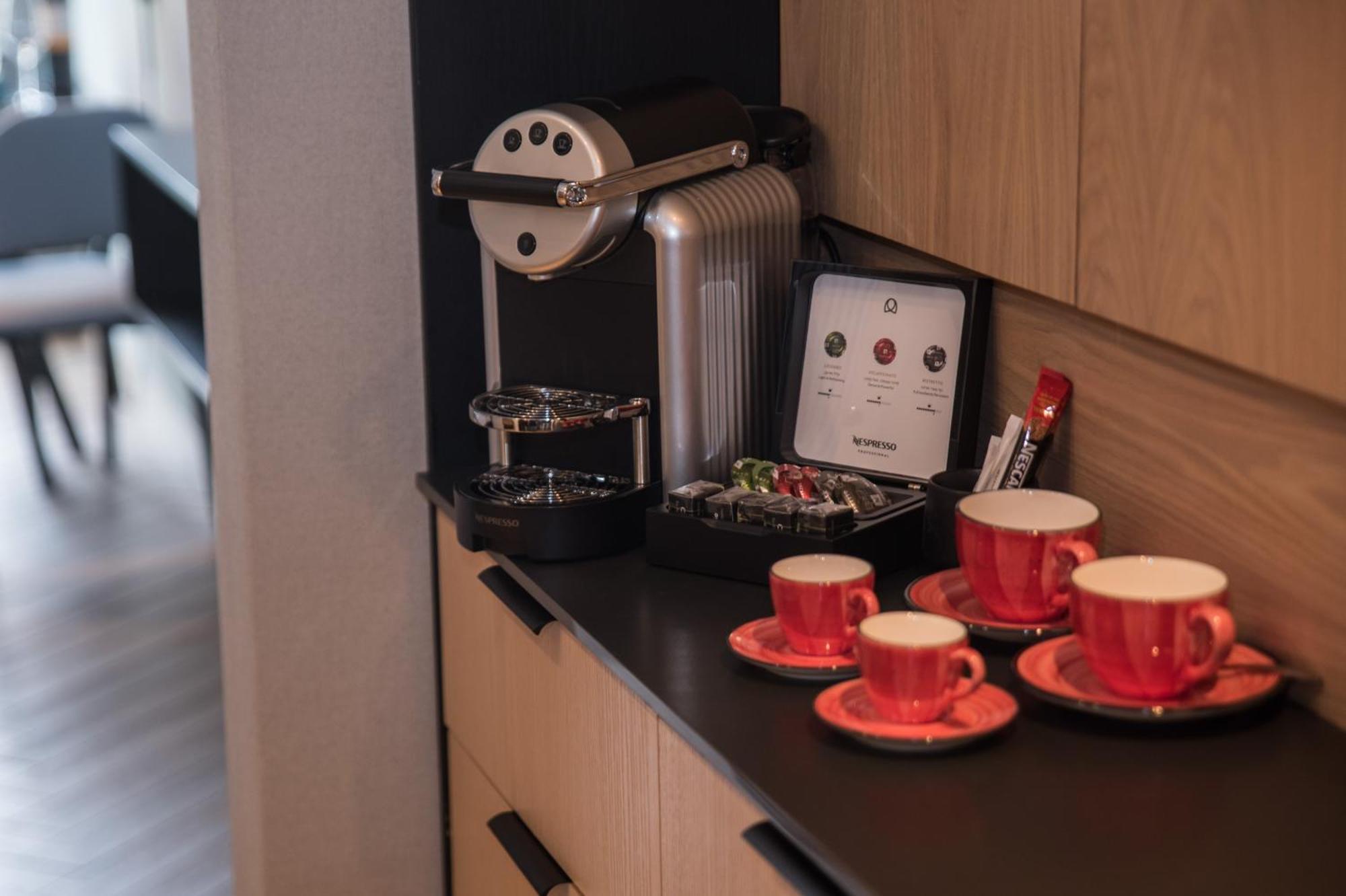 Almond Hotel - Adults Only Neve Ilan Eksteriør billede