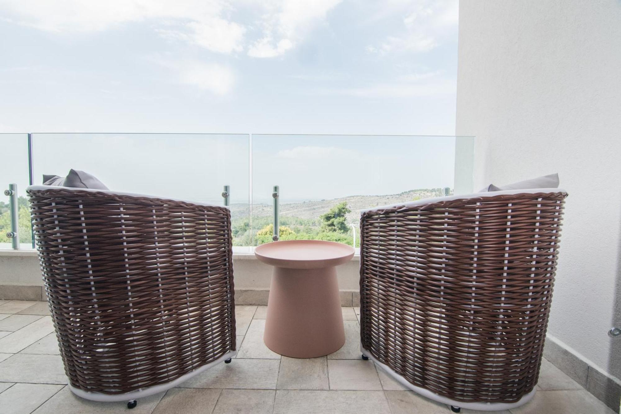 Almond Hotel - Adults Only Neve Ilan Eksteriør billede